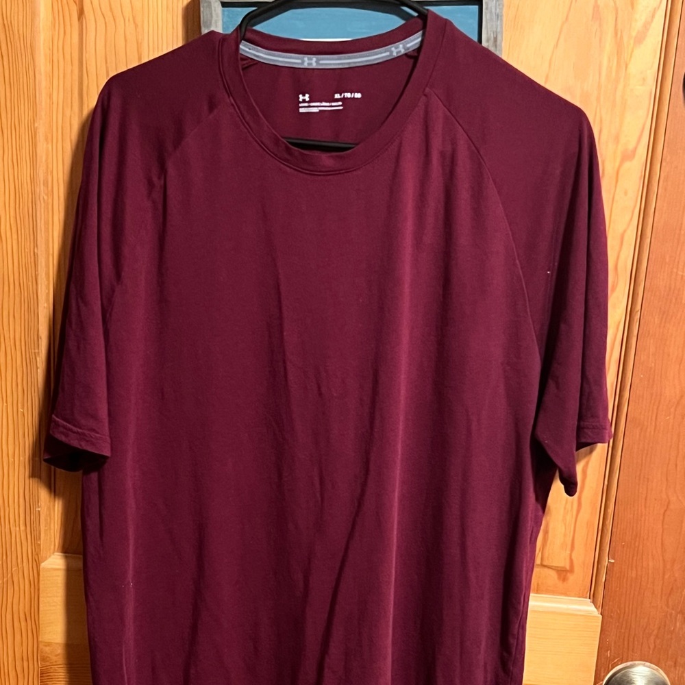 Under Armour tshirt